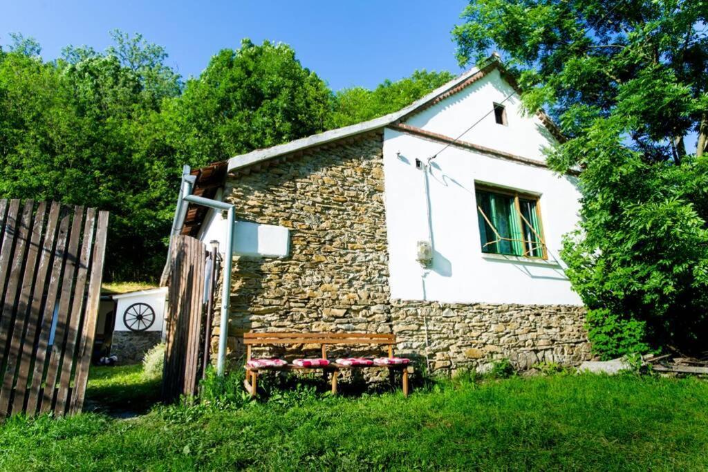 Casa Sub Magrin Villa Satu Batrin Buitenkant foto