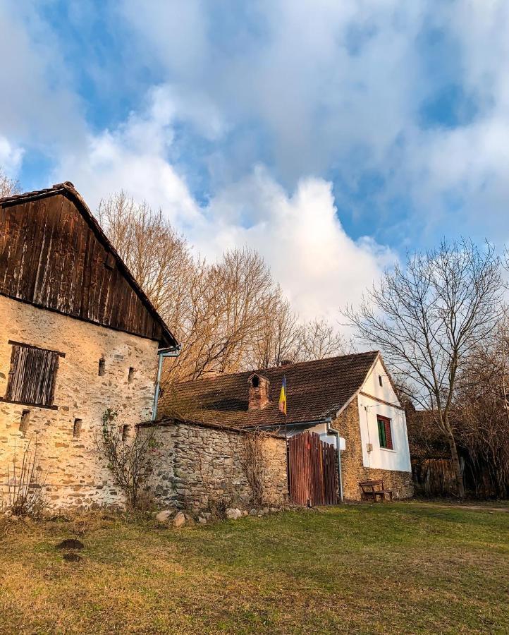 Casa Sub Magrin Villa Satu Batrin Buitenkant foto