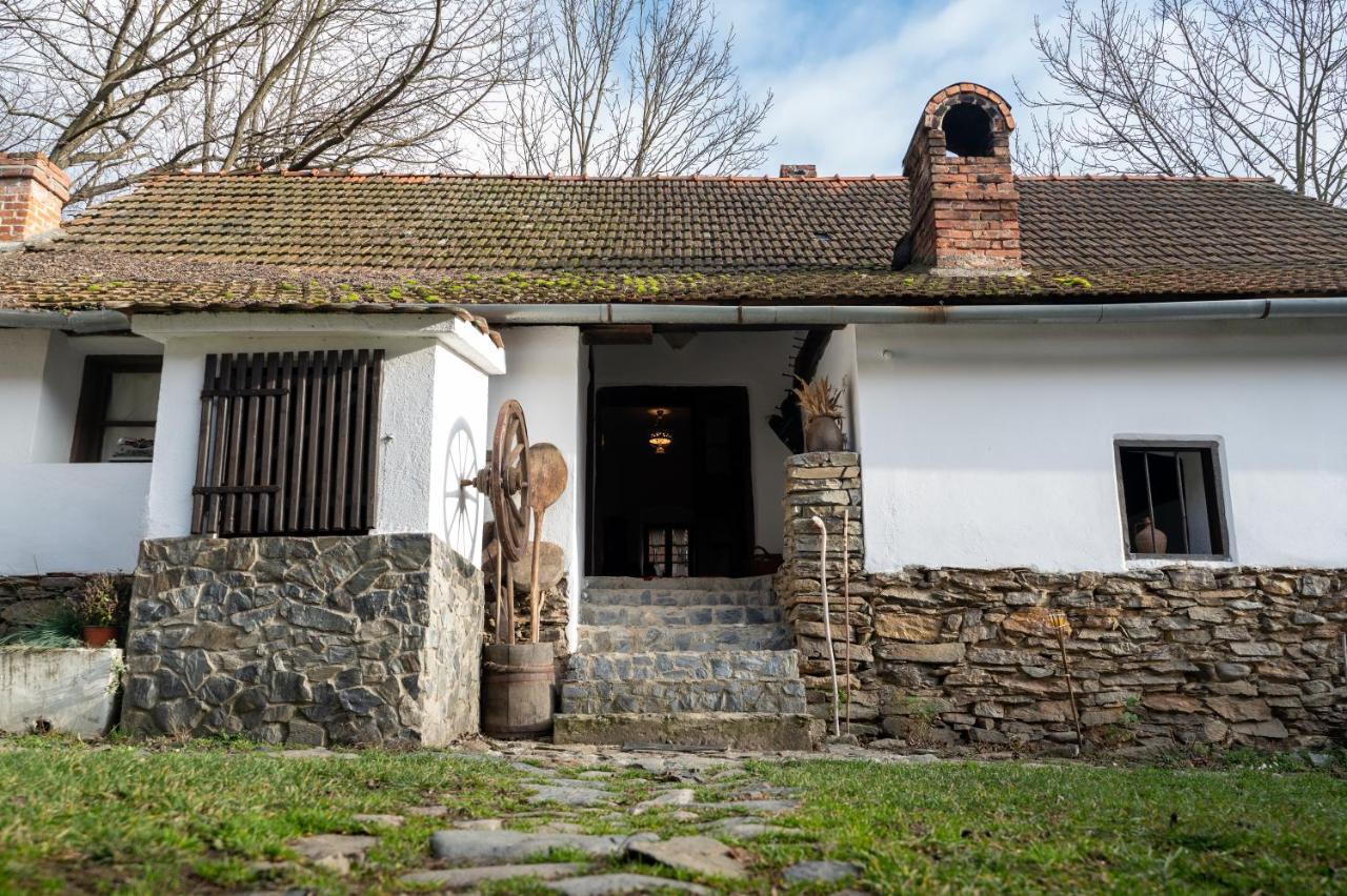 Casa Sub Magrin Villa Satu Batrin Buitenkant foto